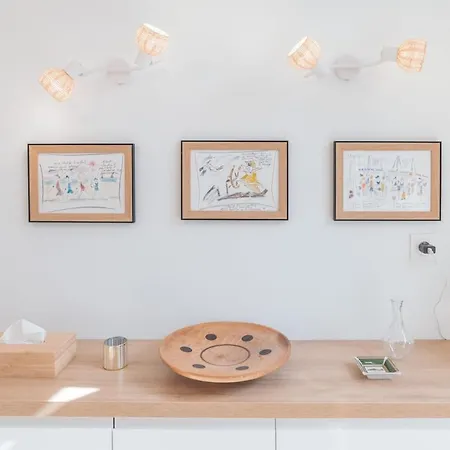 Bright House Center 4 To 6 People