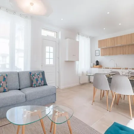 Lägenhet Bright House Center 4 To 6 People