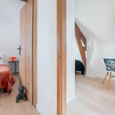 Lägenhet Bright House Center 4 To 6 People